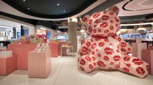 Oversized teddy sculpture at H beauty Pop Up Space