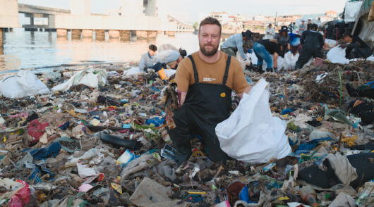 Founder of Zero Co Mike Smith at an ocean clean up event