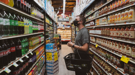 supermarket staff